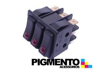 INTERRUPTOR TRIPLO 35X30 TECLA NEGRA C/ LED VERM. (9 T)